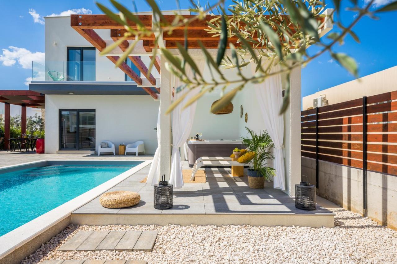 Villa Olea With Heated Pool And Jacuzzi Sukošan Exterior foto